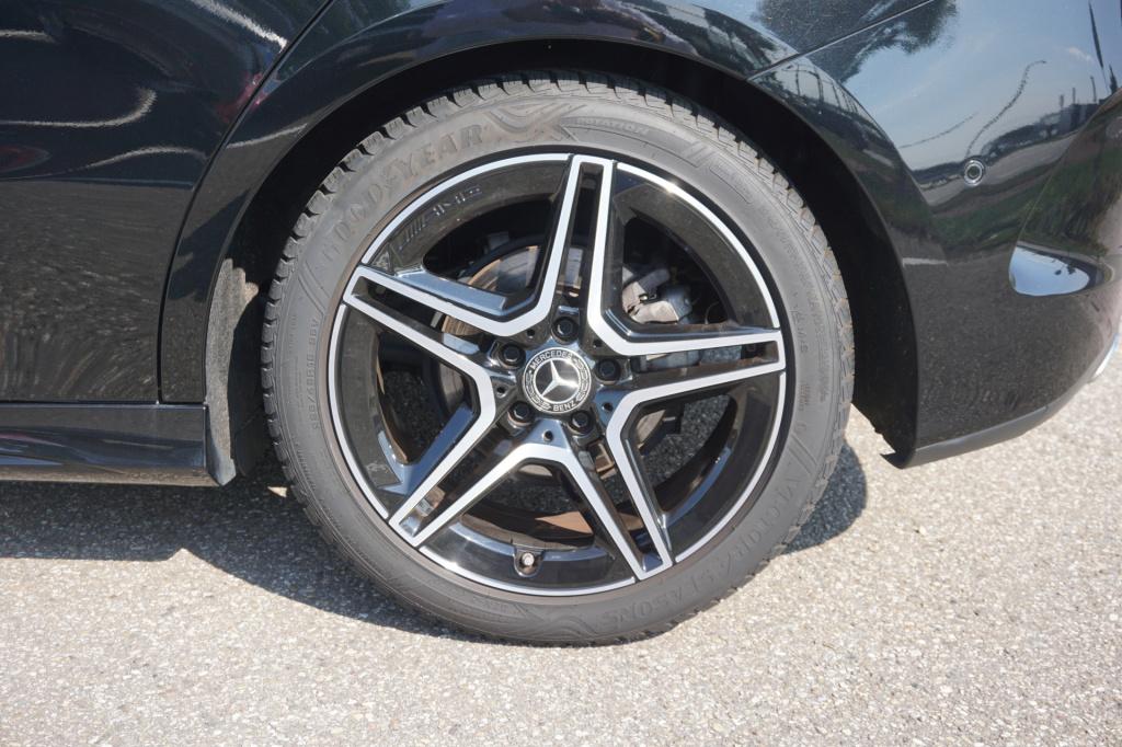 Mercedes-Benz B-Klasse 180 business solution amg l trekhaak l mbux l stoelv