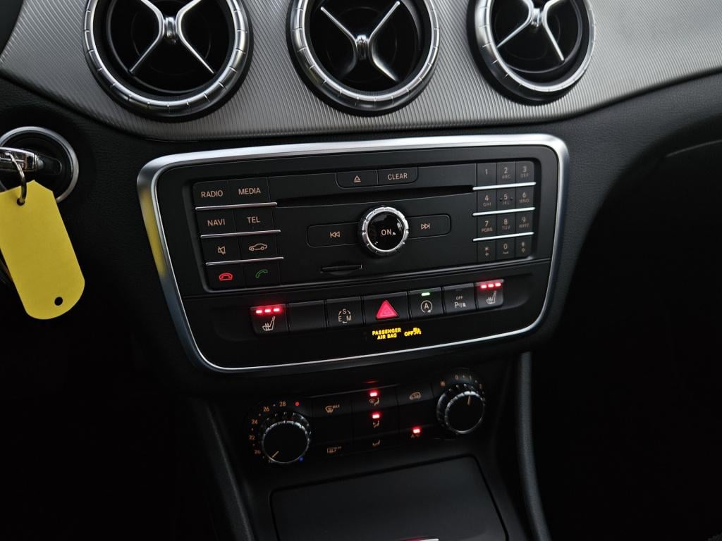 Mercedes-Benz Cla shooting brake 180 prestige | pano | camera | rijklaar in