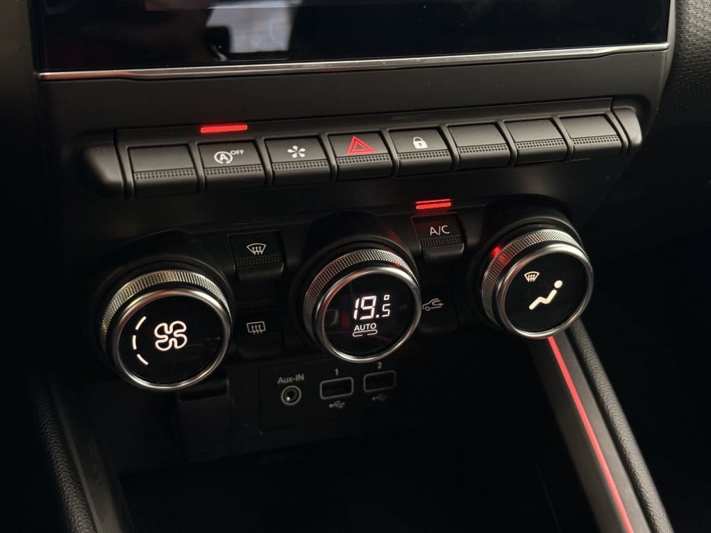Renault Clio 1.3 tce intens | led | dab | achteruitrijcamera | acc | apple 