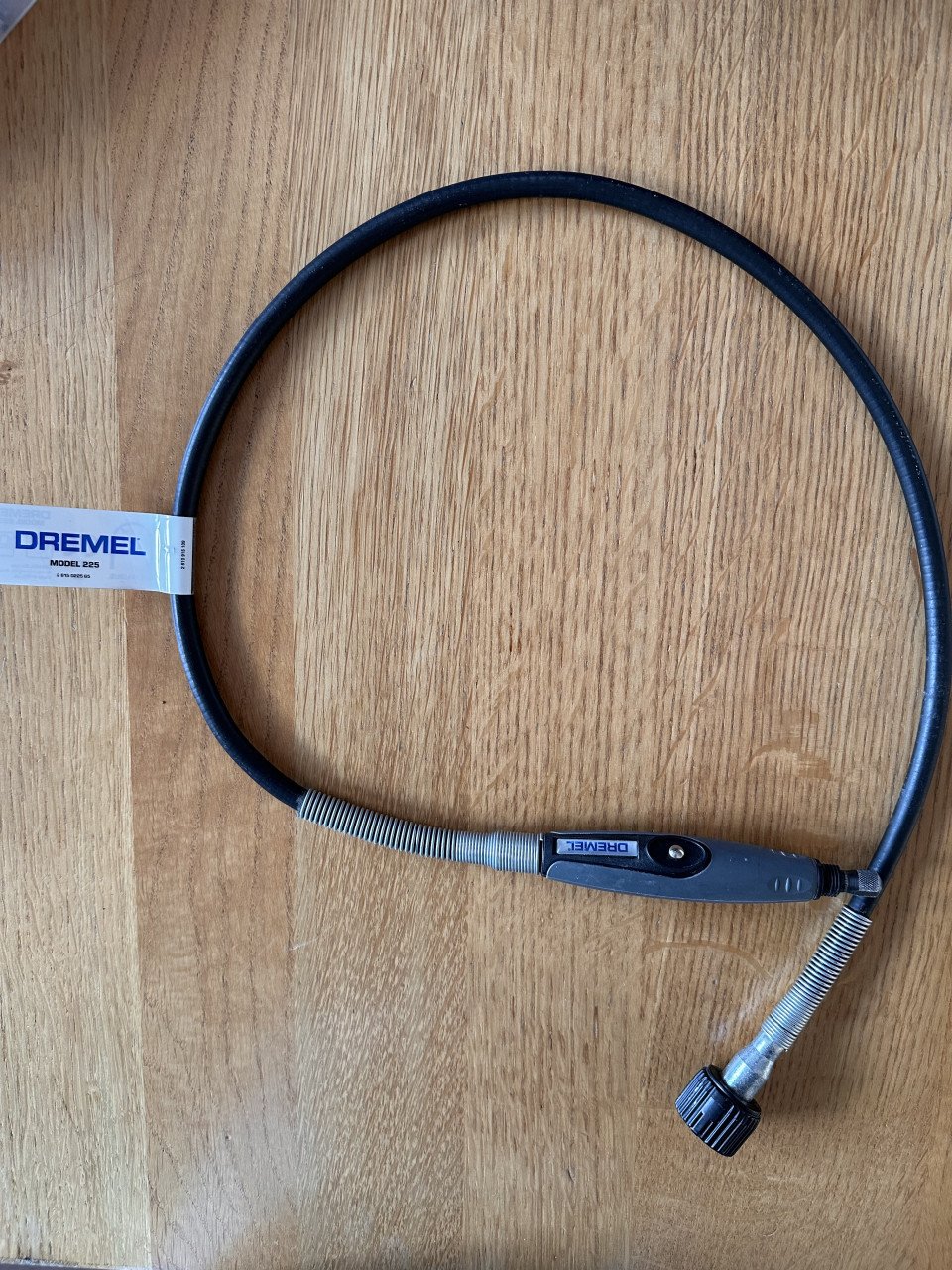 DREMEL MET VEEL HULPSTUKKEN