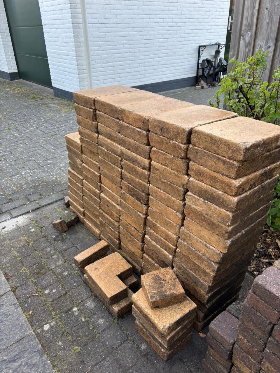 Ruilen: 85 pebblestones