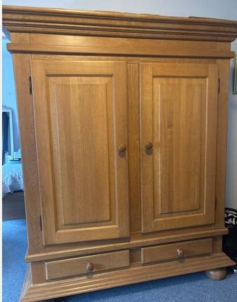 Blank eiken kast te Goes