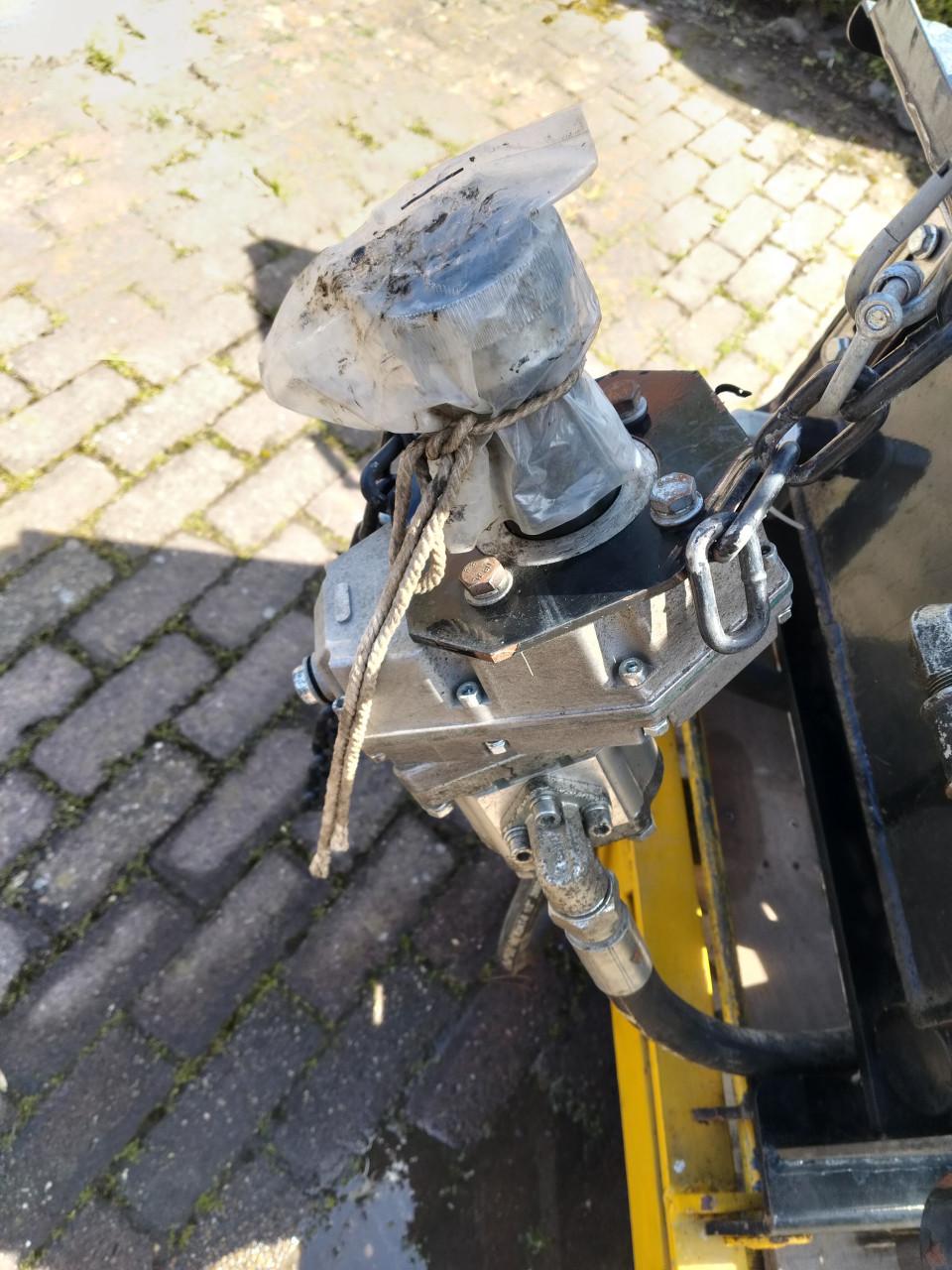 Backhoe minigraver incl. graafbak en transportonderstel