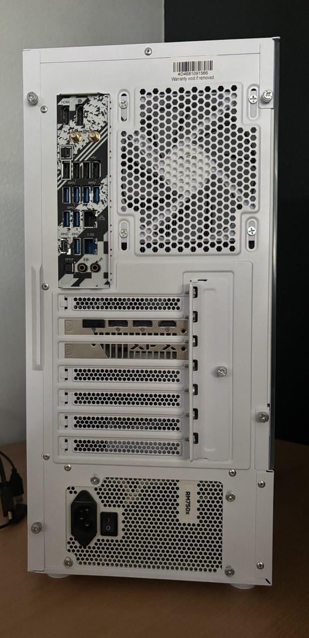 Gaming PC Ryzen 7 9700X | RX 7800 XT