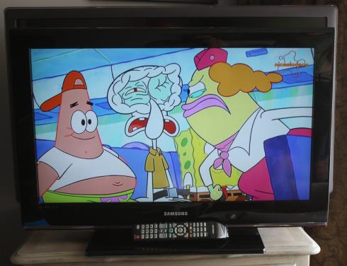 Samsung Breedbeeld KTV-32 inch met afstandsbediening