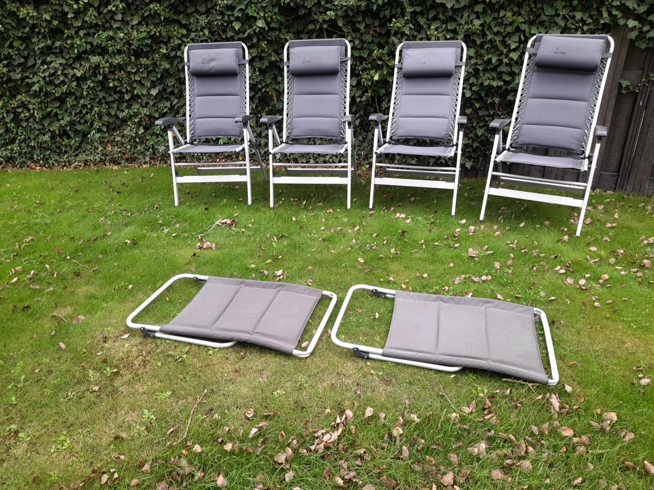 4 Obelink stoelen (prima staat alleen de ringen gaan roesten)per stuk €7,50