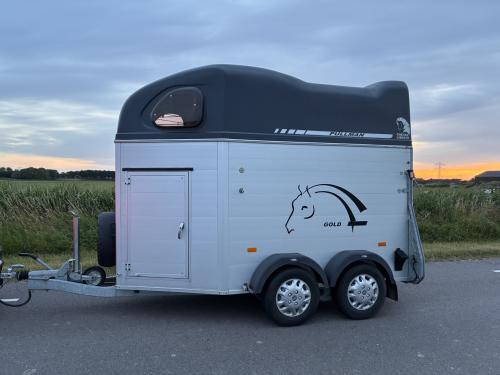 Volledig aluminium Cheval Liberte met zadelkamer en klep/deur