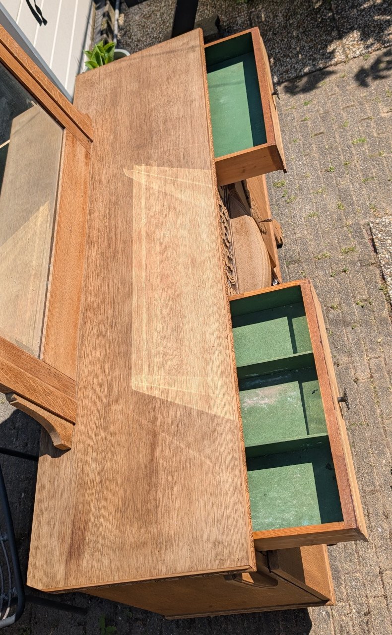 Houten dressoir met spiegel