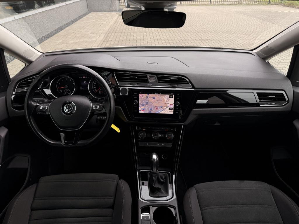Volkswagen Touran 1.5 tsi highline business r 7p | acc | achteruitrijcamera