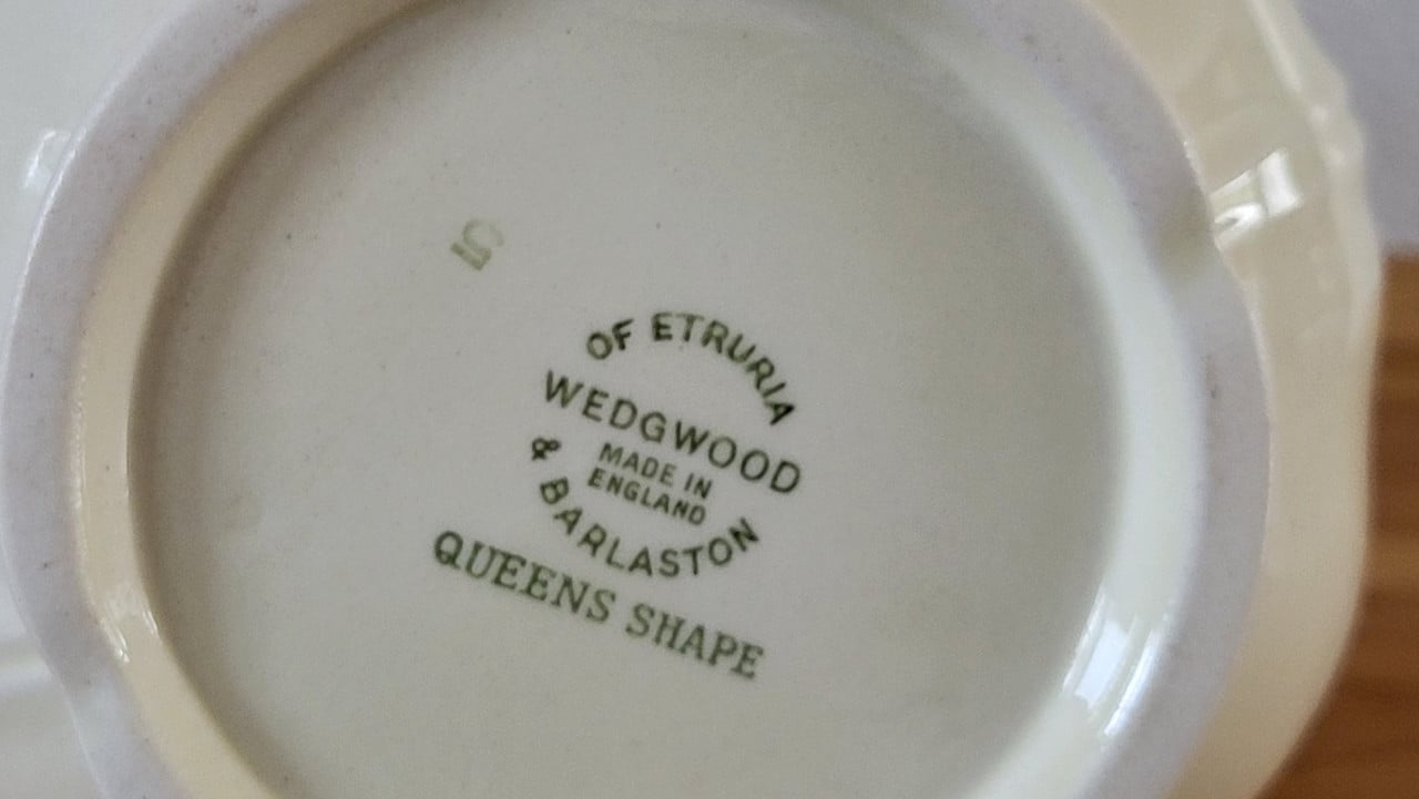 Wedgwood Queens Shape water / sap kan, h 17 cm