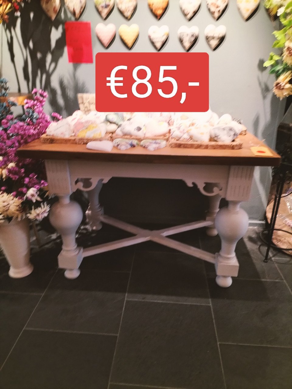 Onze winkel verhuizen - veel unieke meubel nu voor spot prijzen
