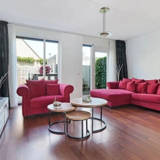 Bank + loveseat, gratis op te halen