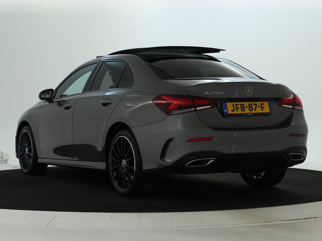 Mercedes-Benz A-Klasse 250 e sedan amg plug-in hybride amg line | night pak