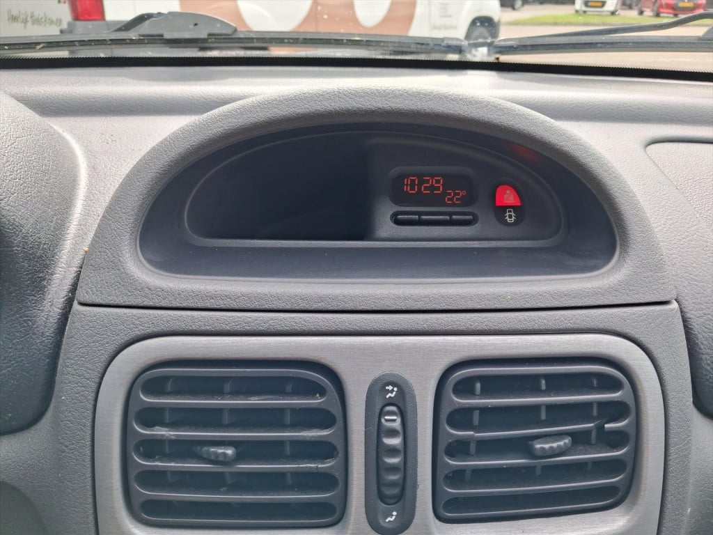 Renault Clio 1.6 rn automaat