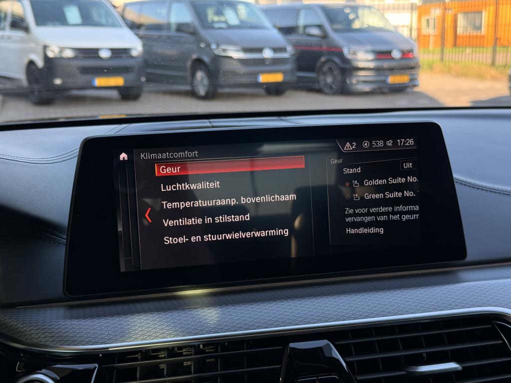 BMW 5 Serie 540i xdrive m-sport | harman kardon | acc |schuif/kanteldak | m