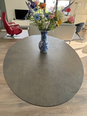 Metaform Orfis eettafel, nieuw