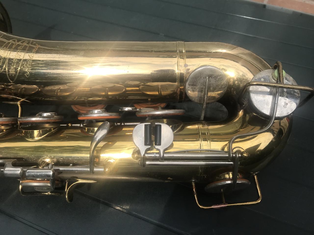 BUESCHER ARISTOCRAT TENOR SAXOFOON