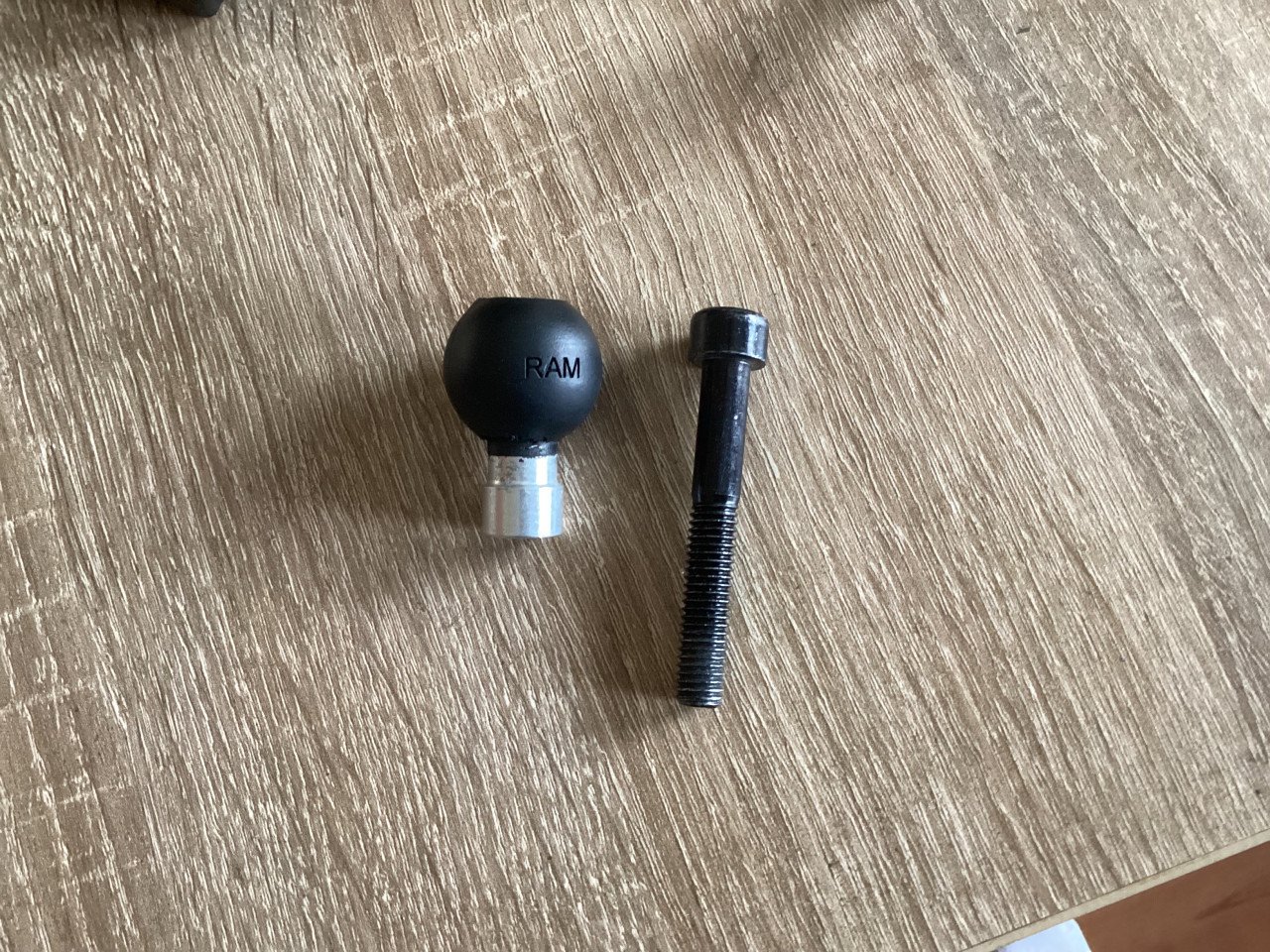 Ram Mounts X-grip plus koppeling plus kogel met bout stuurmontage