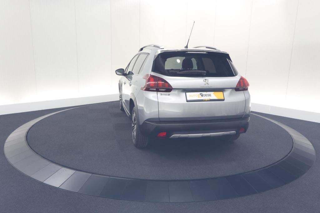 Peugeot 2008 puretech 110 allure | panoramadak | apple carplay | navigatie 