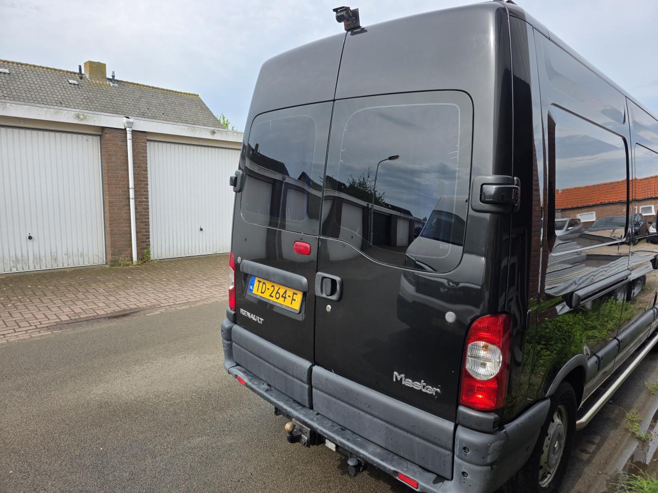 Keurig nette Renault Master buscamper