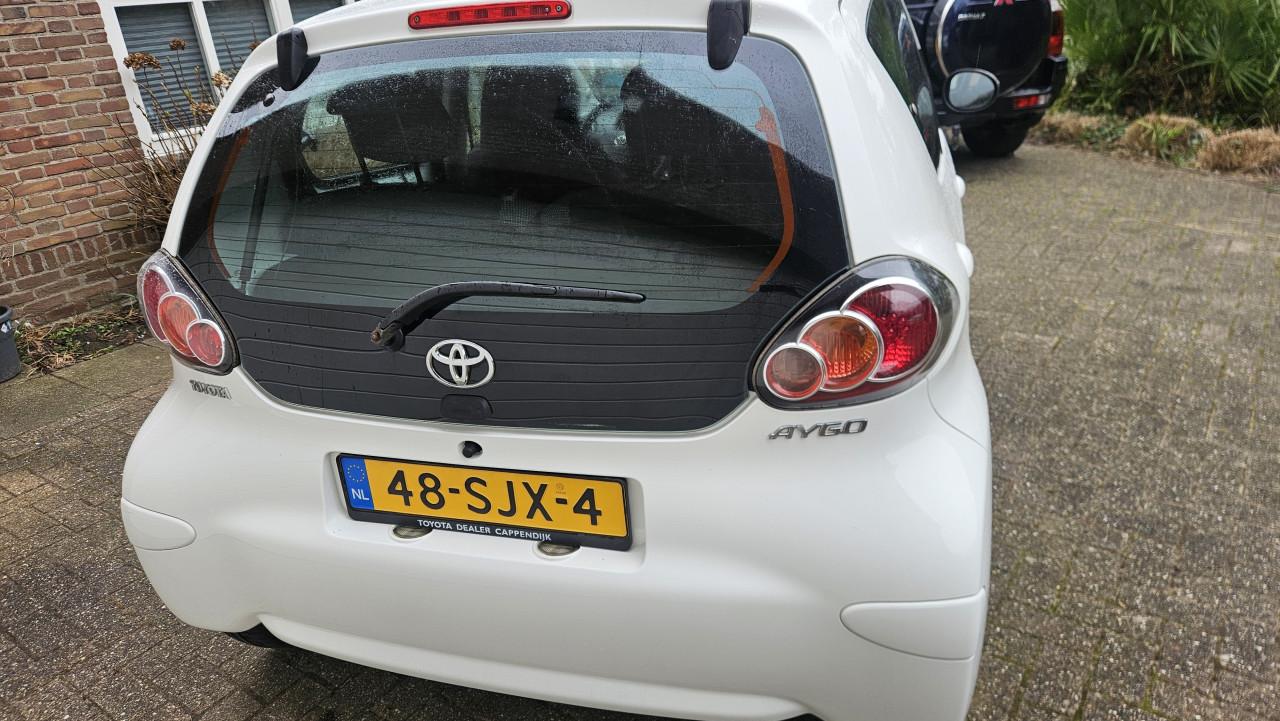 Zuinige 5drs TOYOTA AYGO 1.0 vvti Comfort Navigator 2011 / NL AUTO / NAP