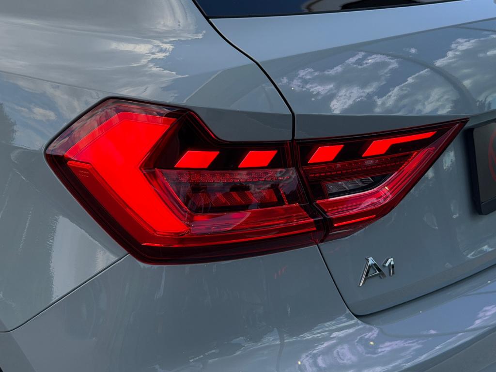 Audi A1 Sportback 25 tfsi s-tronic s-line | led | navi | carplay | adapt. c
