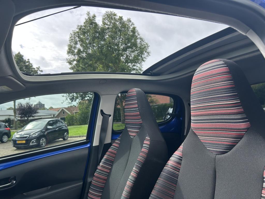 Citroen C1 1.0 vti airscape 68pk s&s 5d airscape shine navigatie | achterui