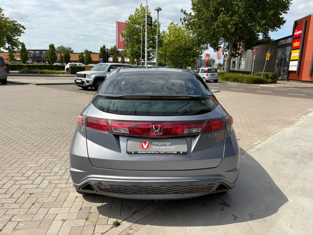 Honda Civic 1.8 executive