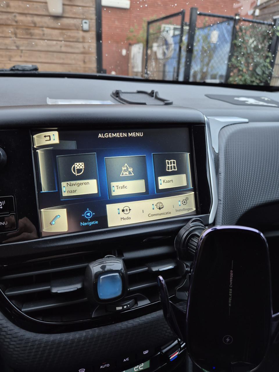 Peugeot 2008 Allure Premium 1.2 Vti