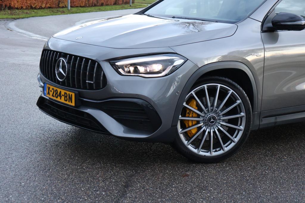 Mercedes-Benz Gla-klasse amg 35 4matic i panoramadak i mbux l spiegelpakket