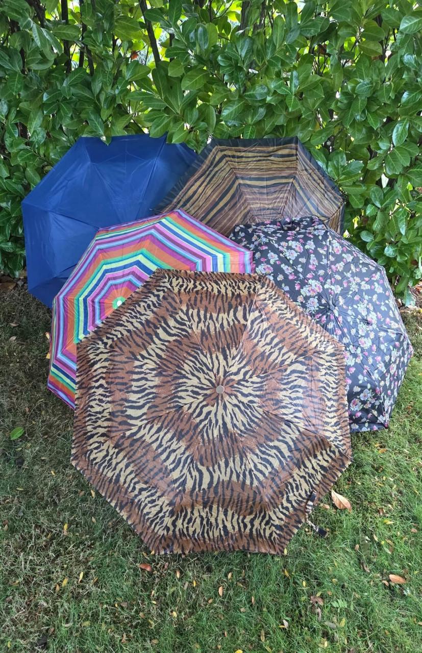 ☔️ Leuke kleurige Paraplu's, handzaam formaat