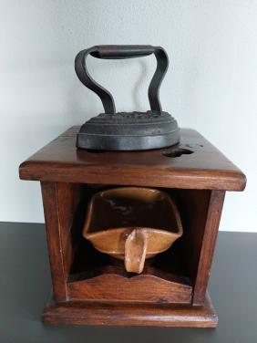 Stoof met kolenkitje en strijkbout