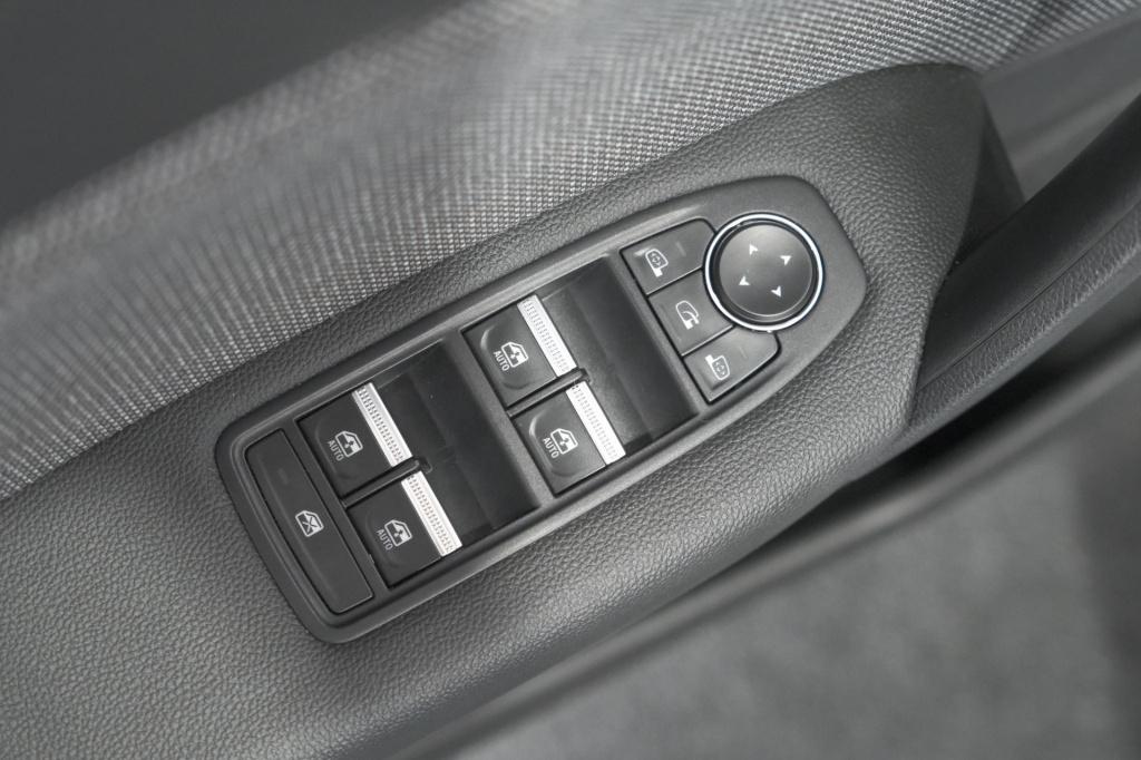 Renault Captur tce 90 techno | camera | navigatie | apple carplay | pack fu