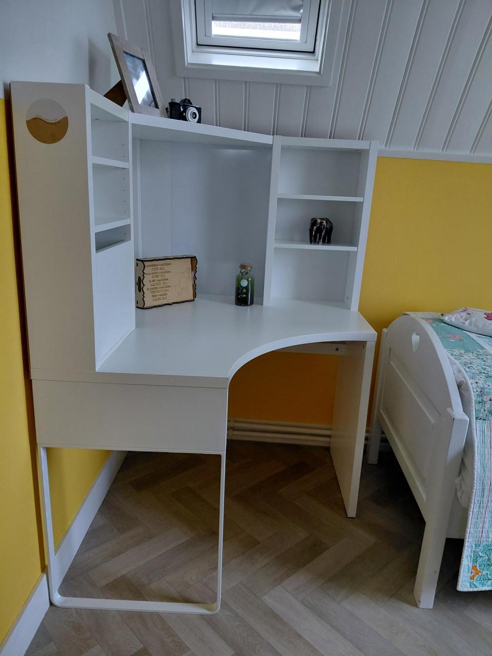 Hoekbureau, Ikea