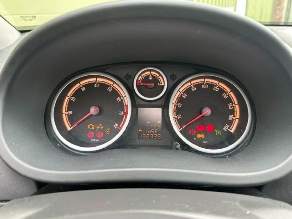 Opel Corsa 1.2-16v enjoy trekhaak schuifdak apk 06-2027