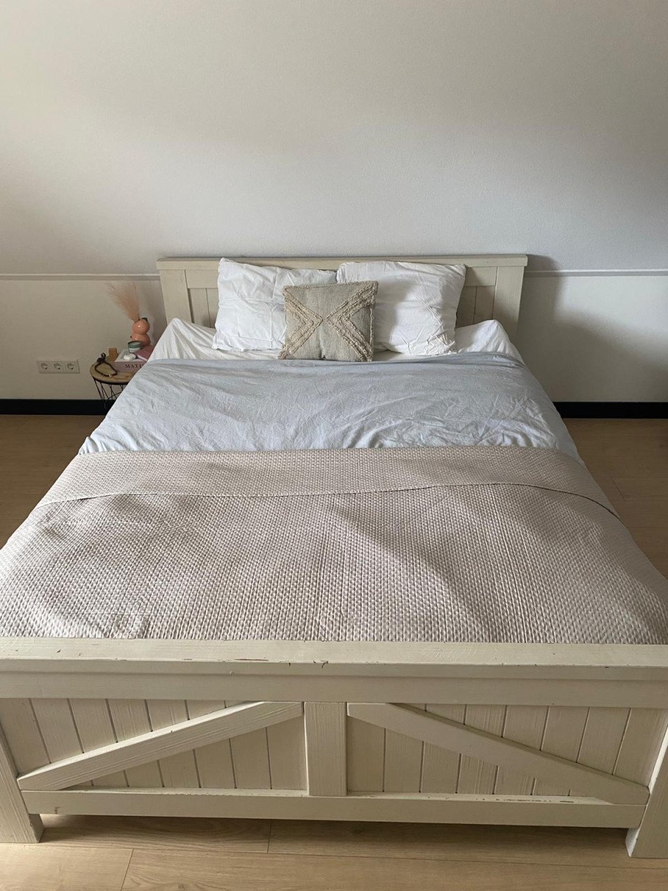 2 persoons Bed, bureau en make-up tafel