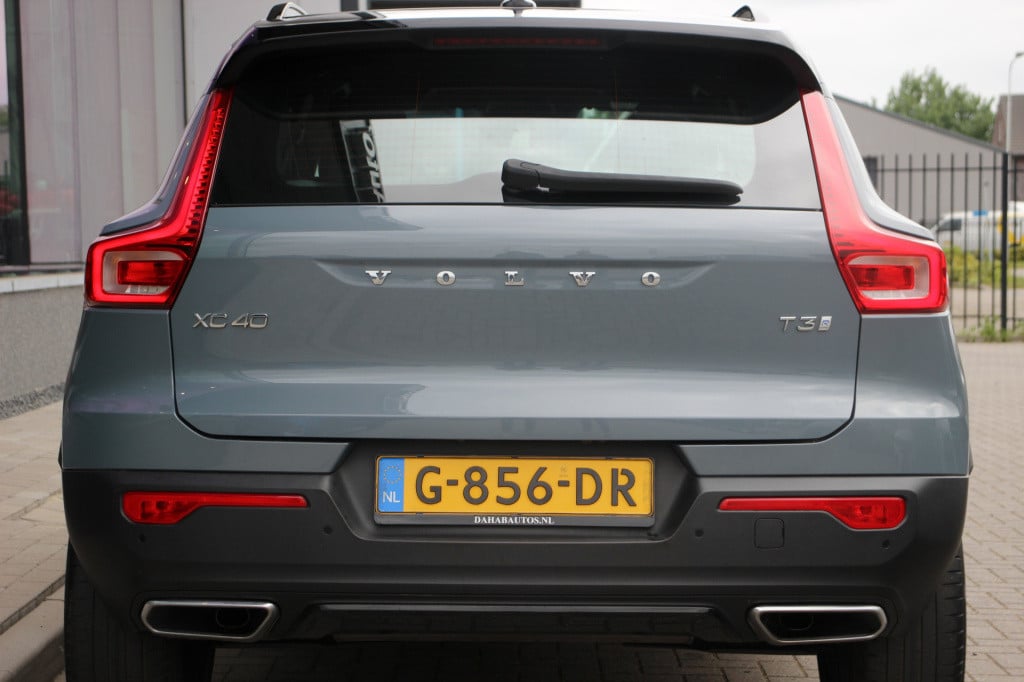 Volvo XC40 1.5 t3 r-design | elec. trekhaak | camera | half leder