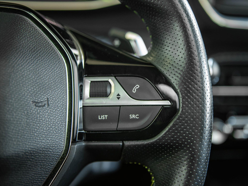 Peugeot 208 1.2 puretech 100pk gt-line automaat