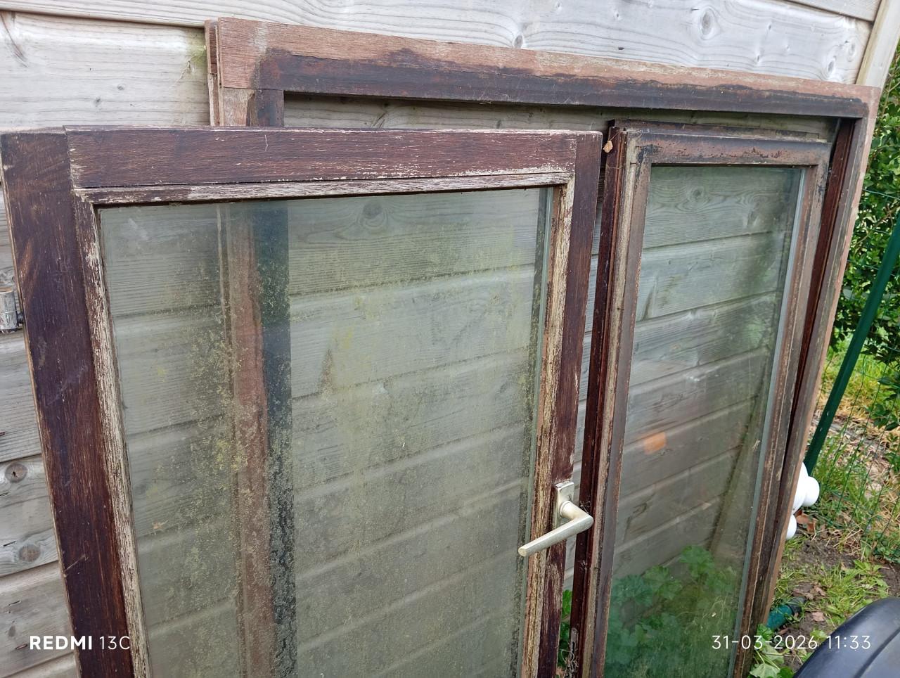 Hardhouten kozijn L138-B126D4.50 met dubbel glas doe bod en is voor jou