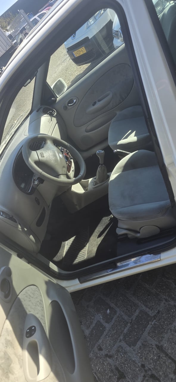 Luxe Ford Fiesta, airco, trekhaak, 5 deuren, nieuwe apk
