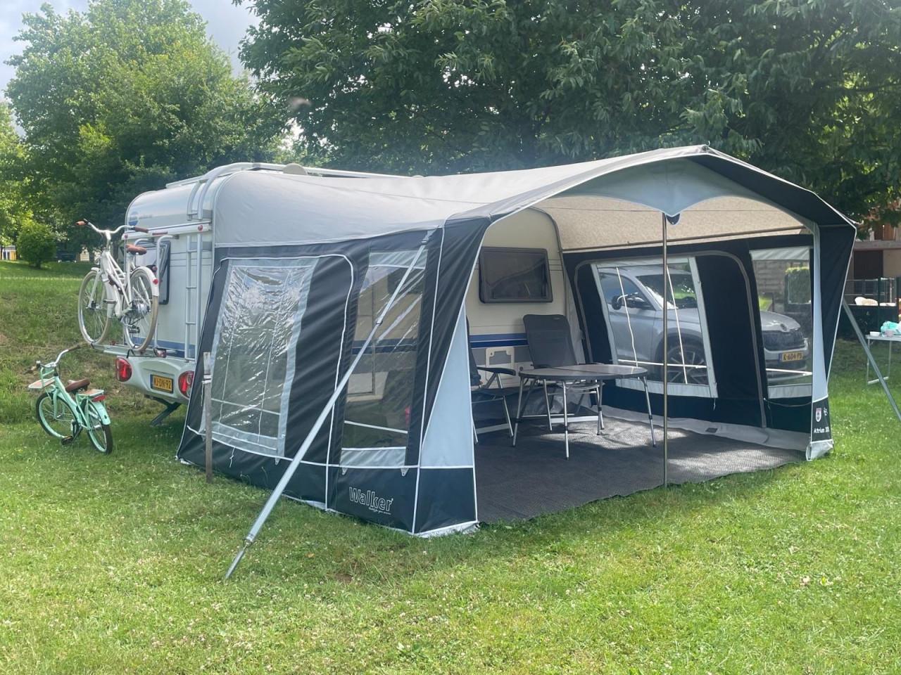 Te huur: Caravan Hobby 400 Easy Excellent