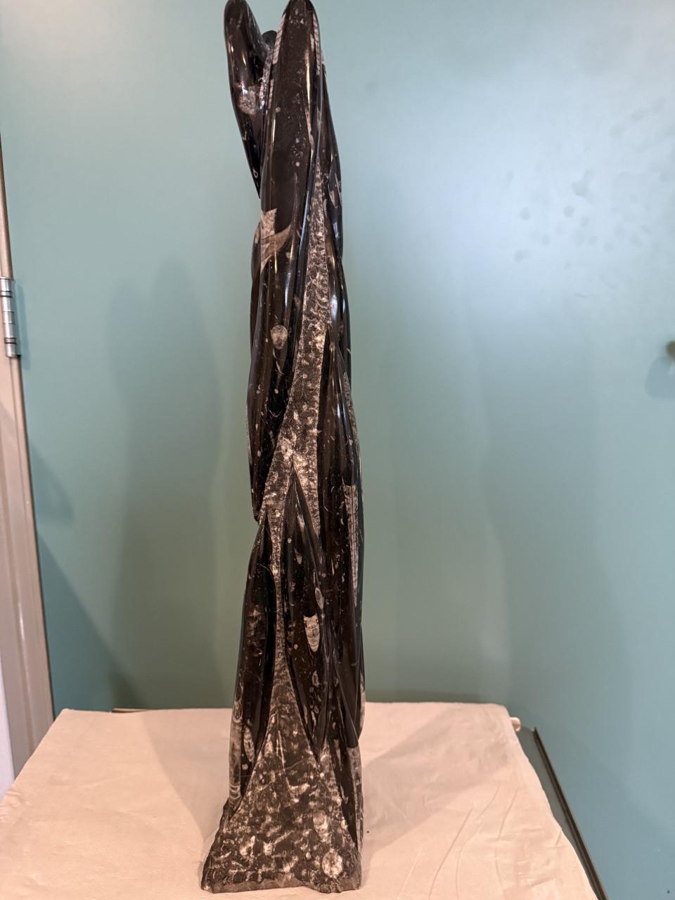 Orthoceras sculptuur