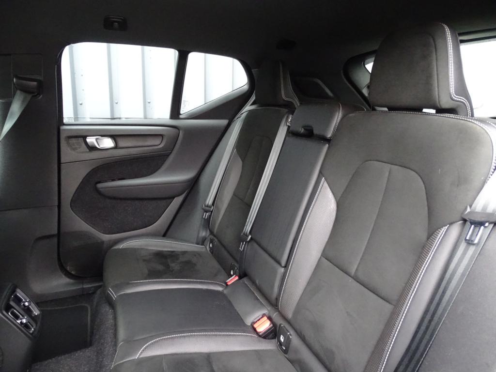 Volvo XC40 recharge p8 awd r-design