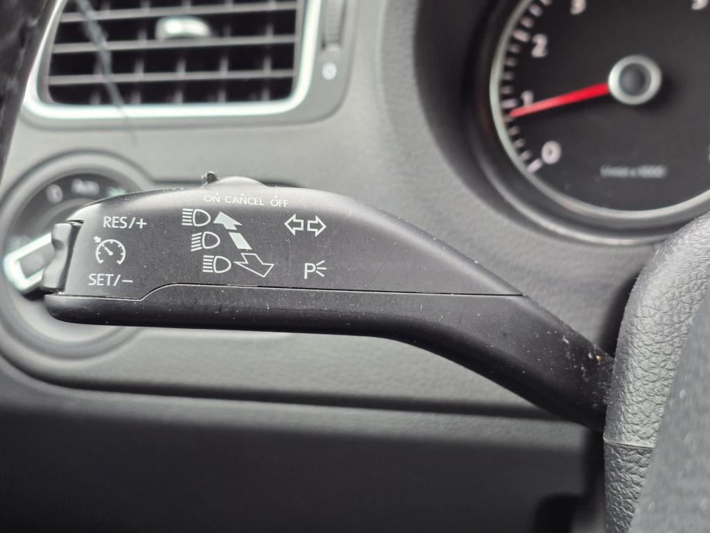 Volkswagen Polo 1.4-16v highline