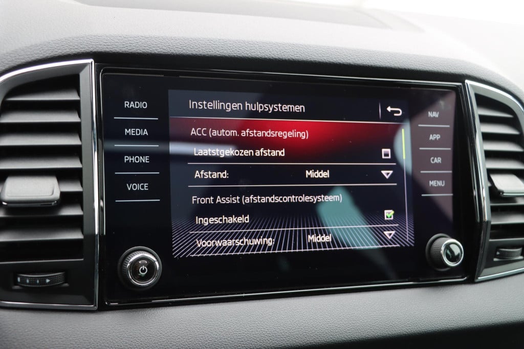 Skoda Karoq 1.5 tsi act sportline business dsg7 150pk