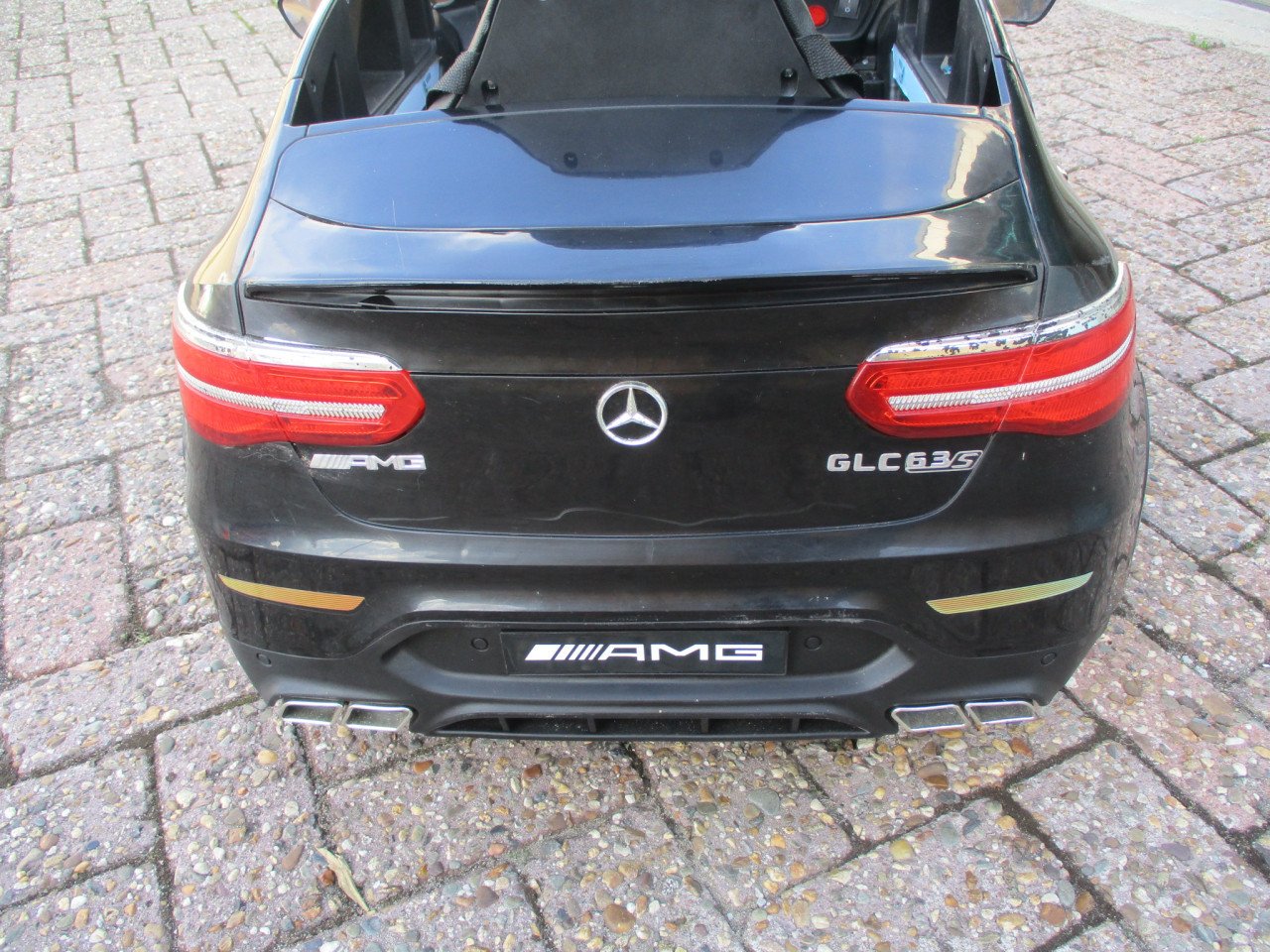 Zgan Mercedes  op 12volt accu met oplader en met de afstandsbediening