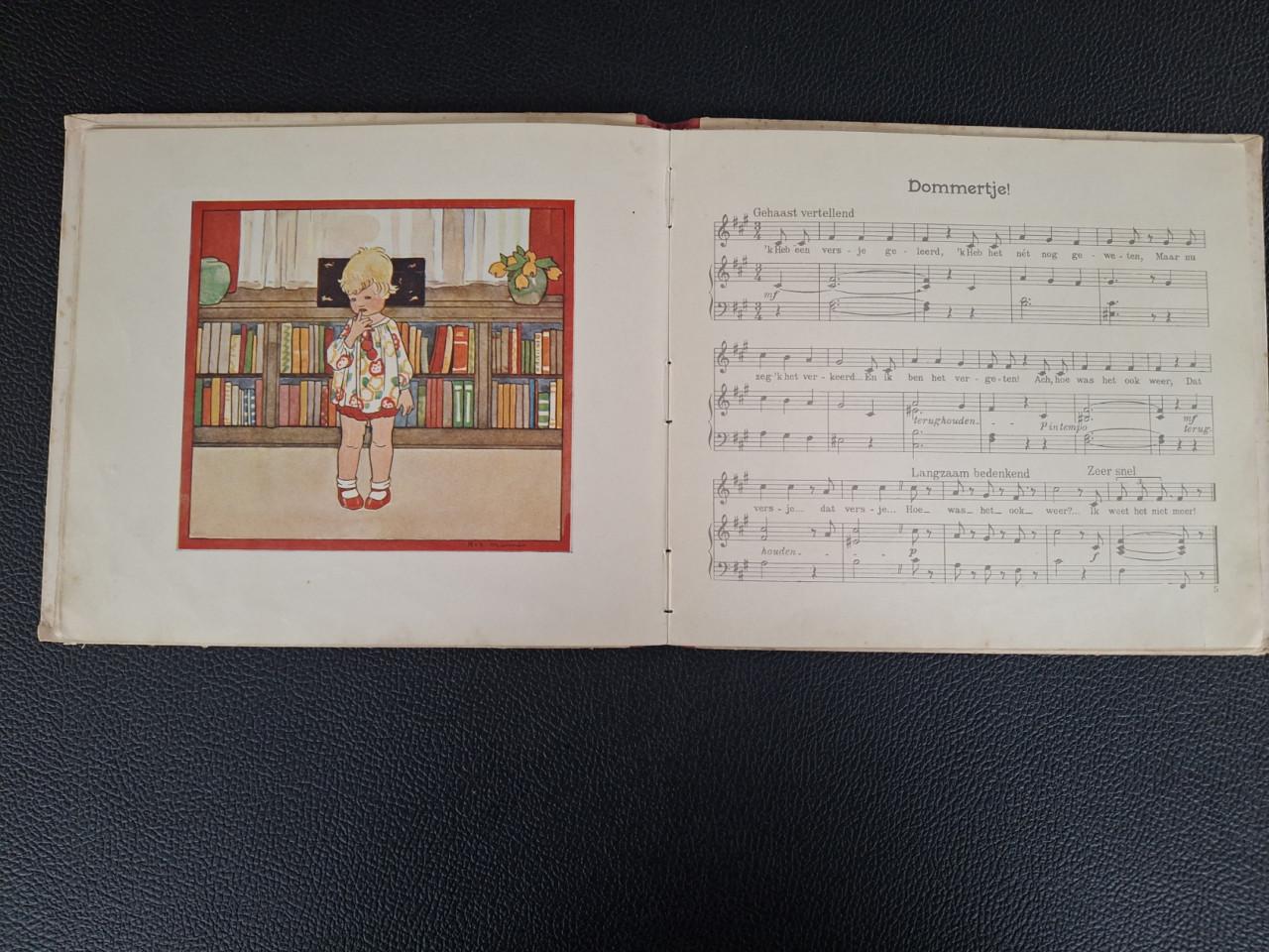Antiek kinder/liedjesboek "Liedjes uit mijn liefste hoekje" van Rie Cramer