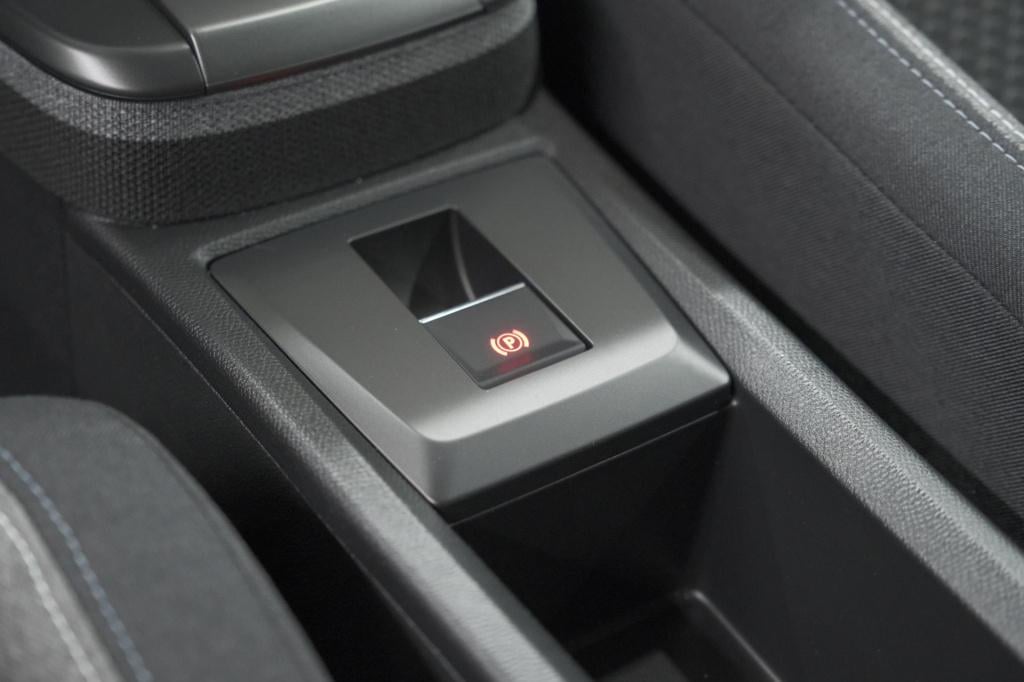 Opel Frontera 1.2 turbo hybrid 145 gs | 7 zitplaatsen | camera | dodehoekde