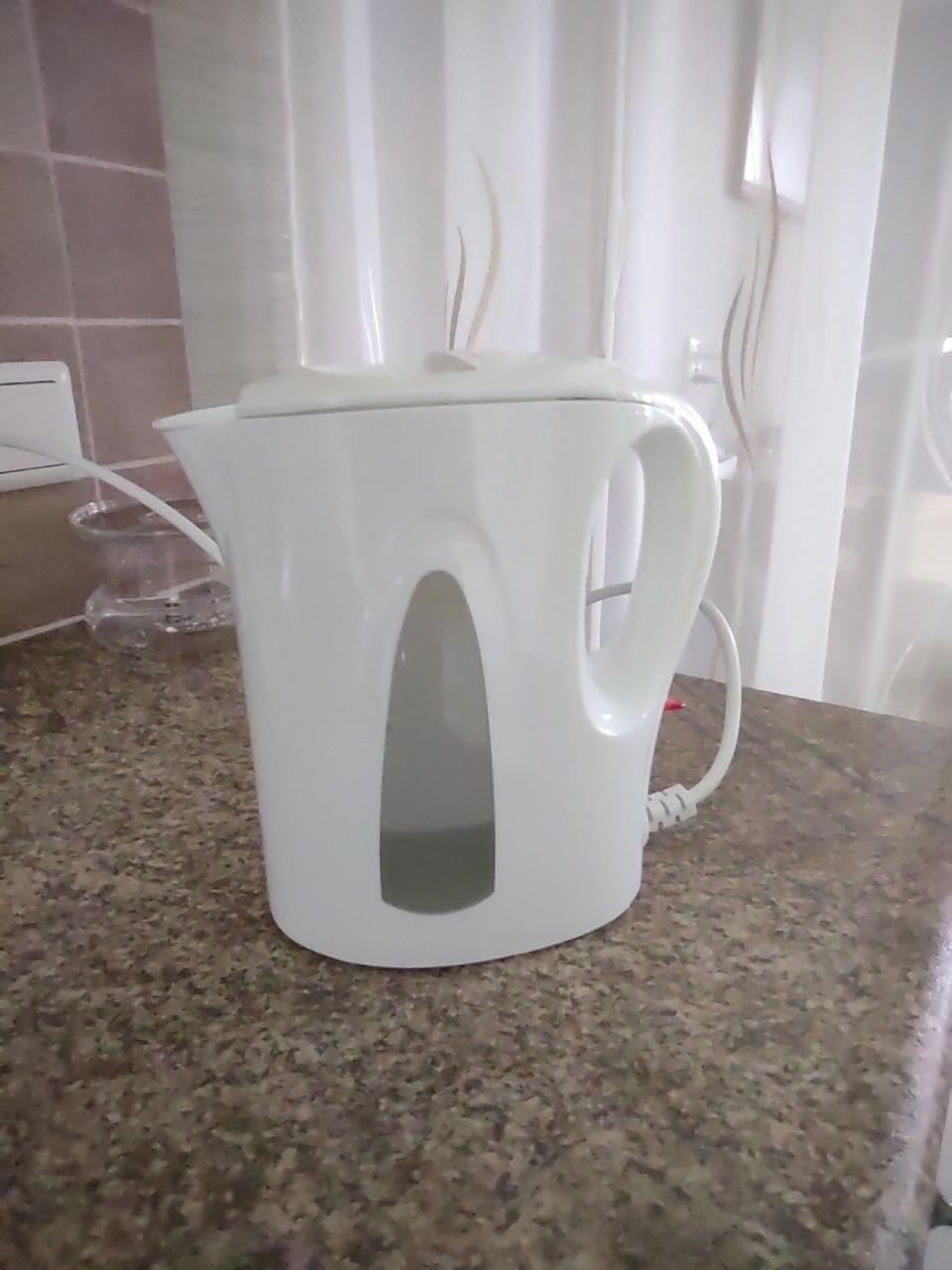 Zo goed als nieuwe waterkoker. Max 1 ltr.