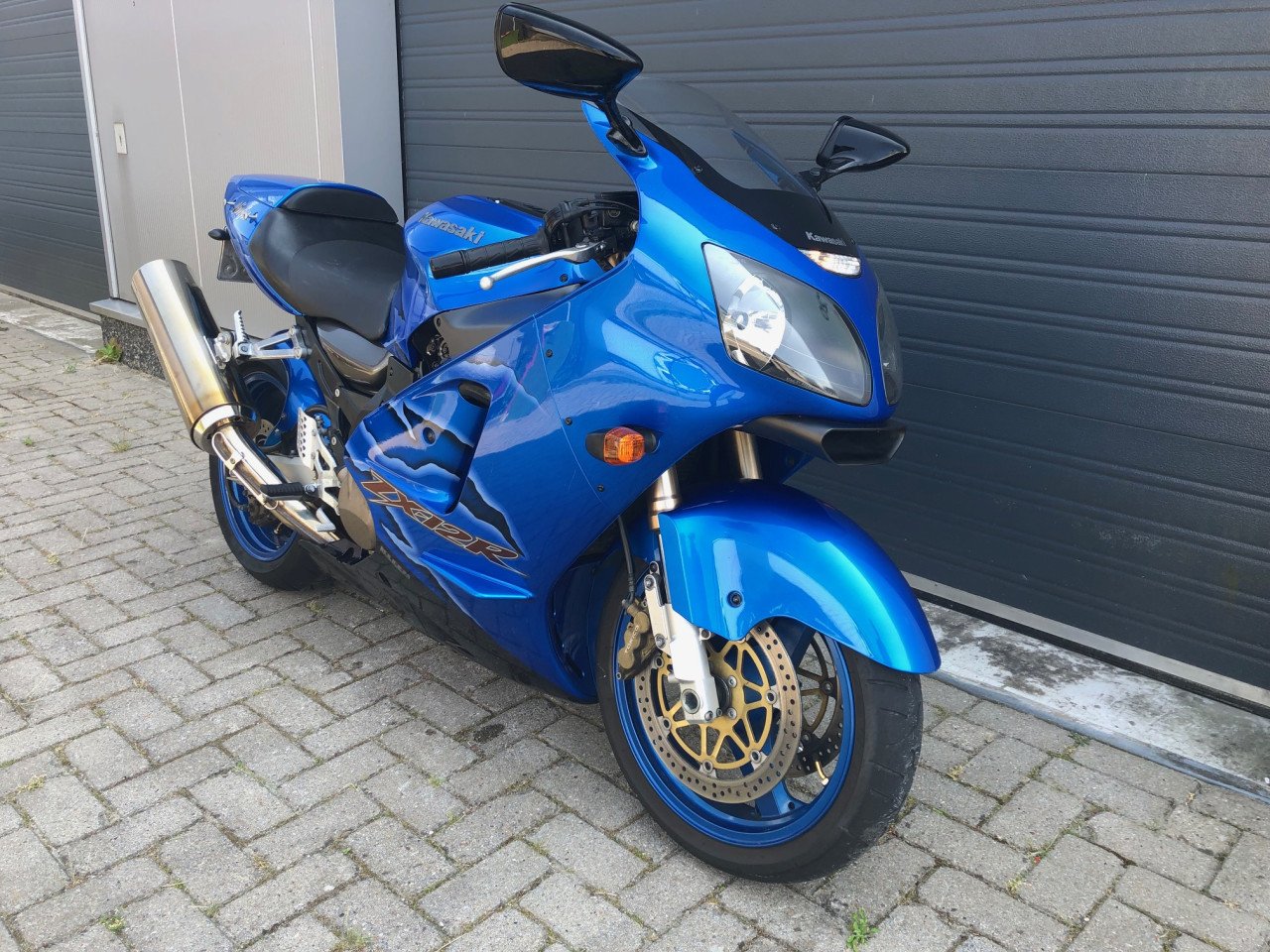 Kawasaki ZX12-R uit 2002 van 1e eigenaar! Keurige originele staat €3500,-